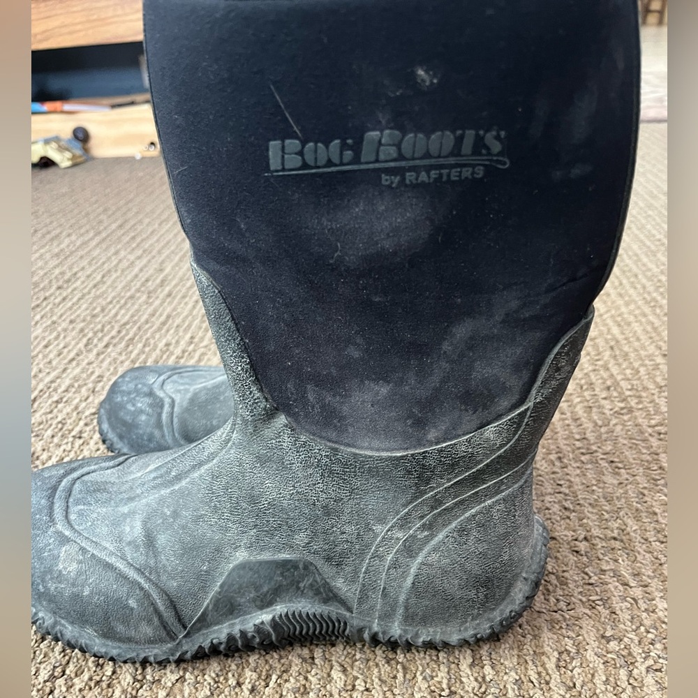 Men’s bogs. Size 9.